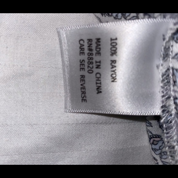 Marisa Christina Beautiful Blue Floral Shirt quarter sleeves V Neck EUC L29 w27 - Picture 5 of 7